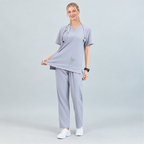 Women’s V-Neck Stretch Scrub Top with Contrast Pocket Detail | G&P