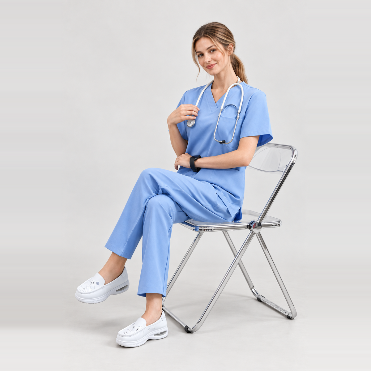 Women's V-Neck Stretch Scrub Top with 3 Pockets | G&P