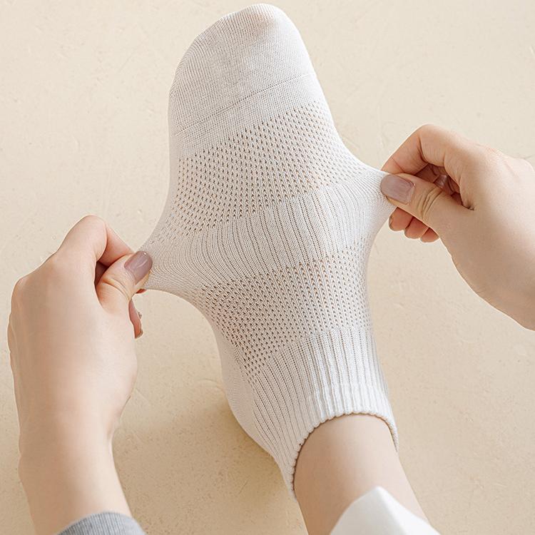 Women's Breathable Ankle Socks with Ribbed Cuff