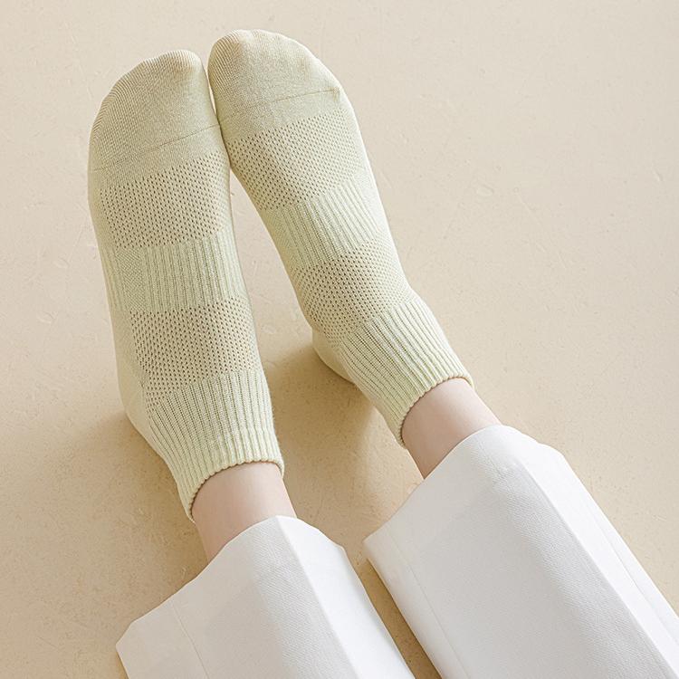 Women's Breathable Ankle Socks with Ribbed Cuff