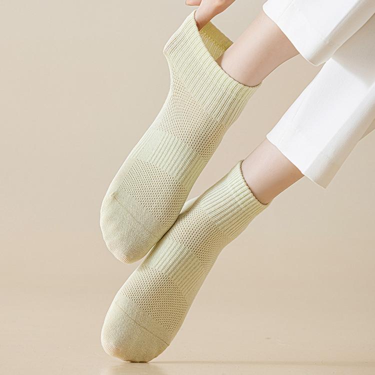 Women's Breathable Ankle Socks with Ribbed Cuff